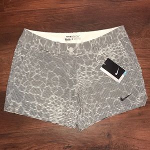 Nike women’s golf shorty short